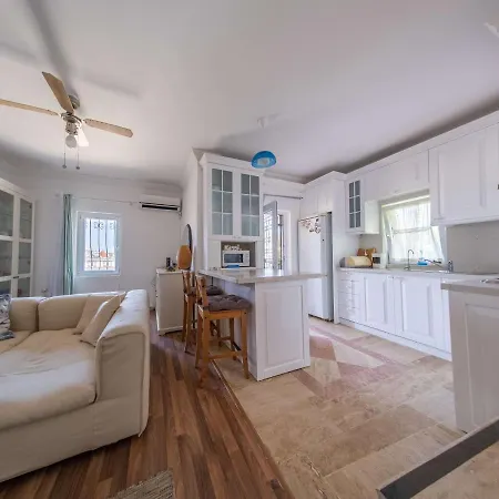 Charming House With Amazing Sea View In Gumusluk, Bodrum Гюмюшлюк