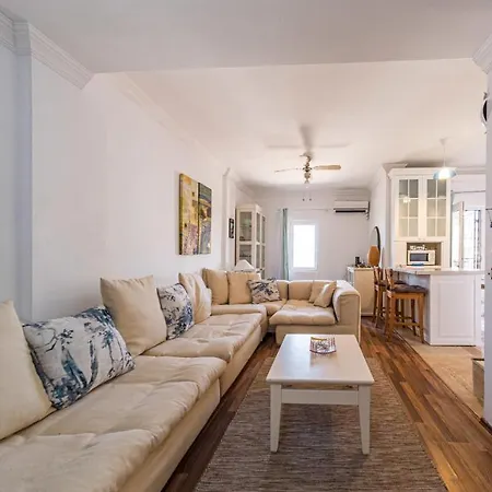 Charming House With Amazing Sea View In Gumusluk, Bodrum *