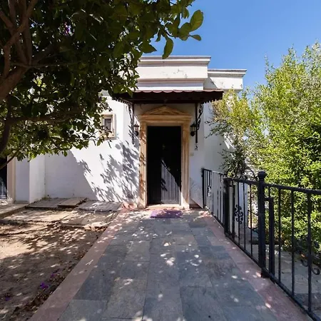 Villa Charming House With Amazing Sea View In Gumusluk, Bodrum Gümüşlük